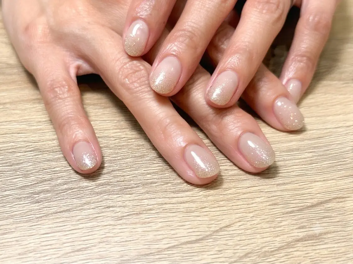 ネイル ゴールド グラデーション シンプルネイル ハンドネイル colza nail salonのネイルデザイン