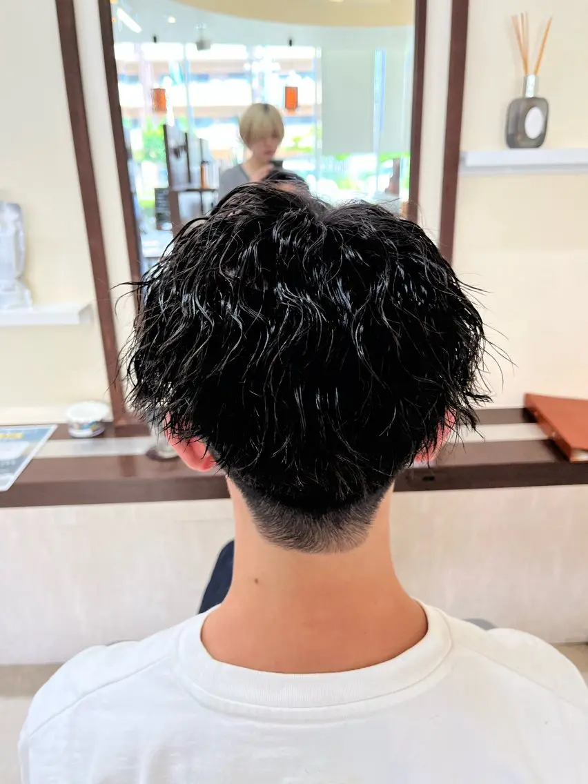 ショート パーマ メンズ センターパート メンズパーマ ツイストスパイラルパーマ スパイラルパーマ 🧊メンズ特化🧊 高木航希のヘアスタイル