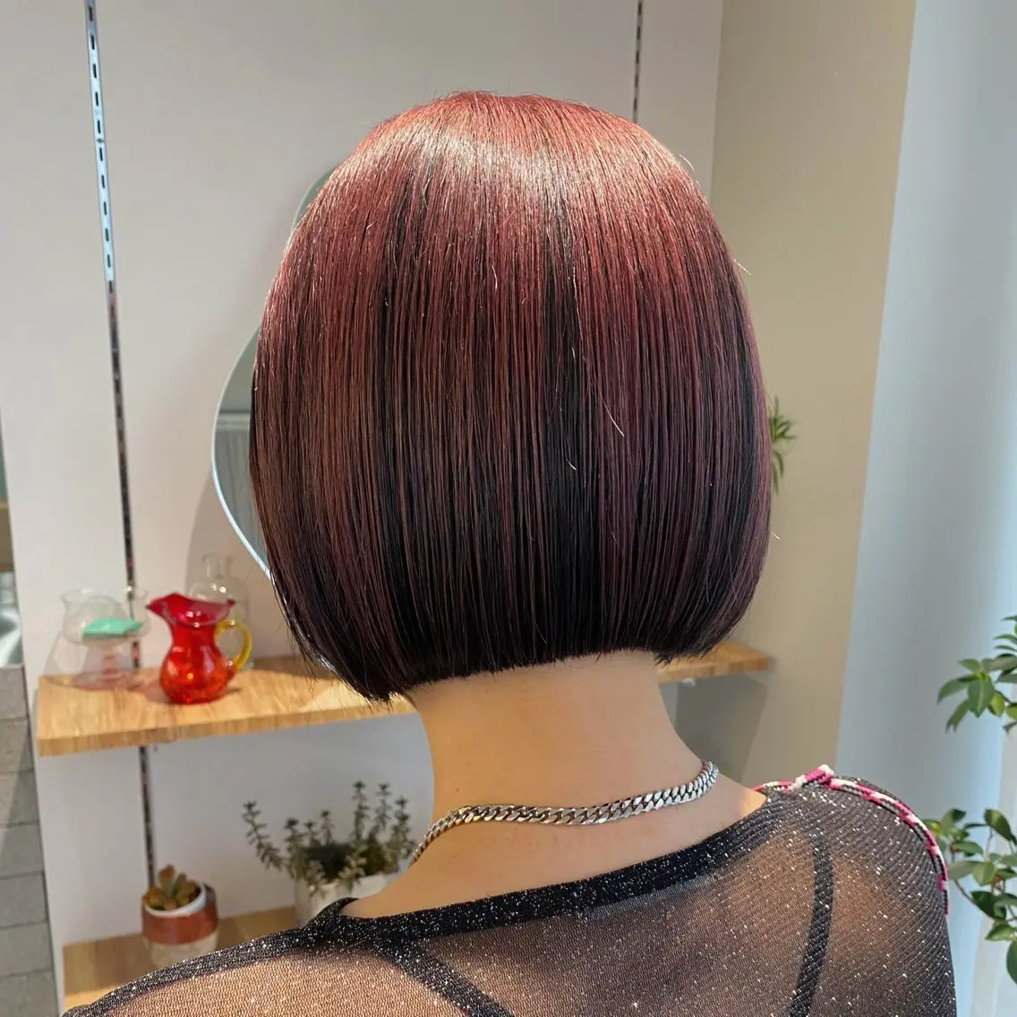 ショート カラー デザインカラー ピンクカラー カット ヘアカラー cipre シンモン チナリのヘアスタイル
