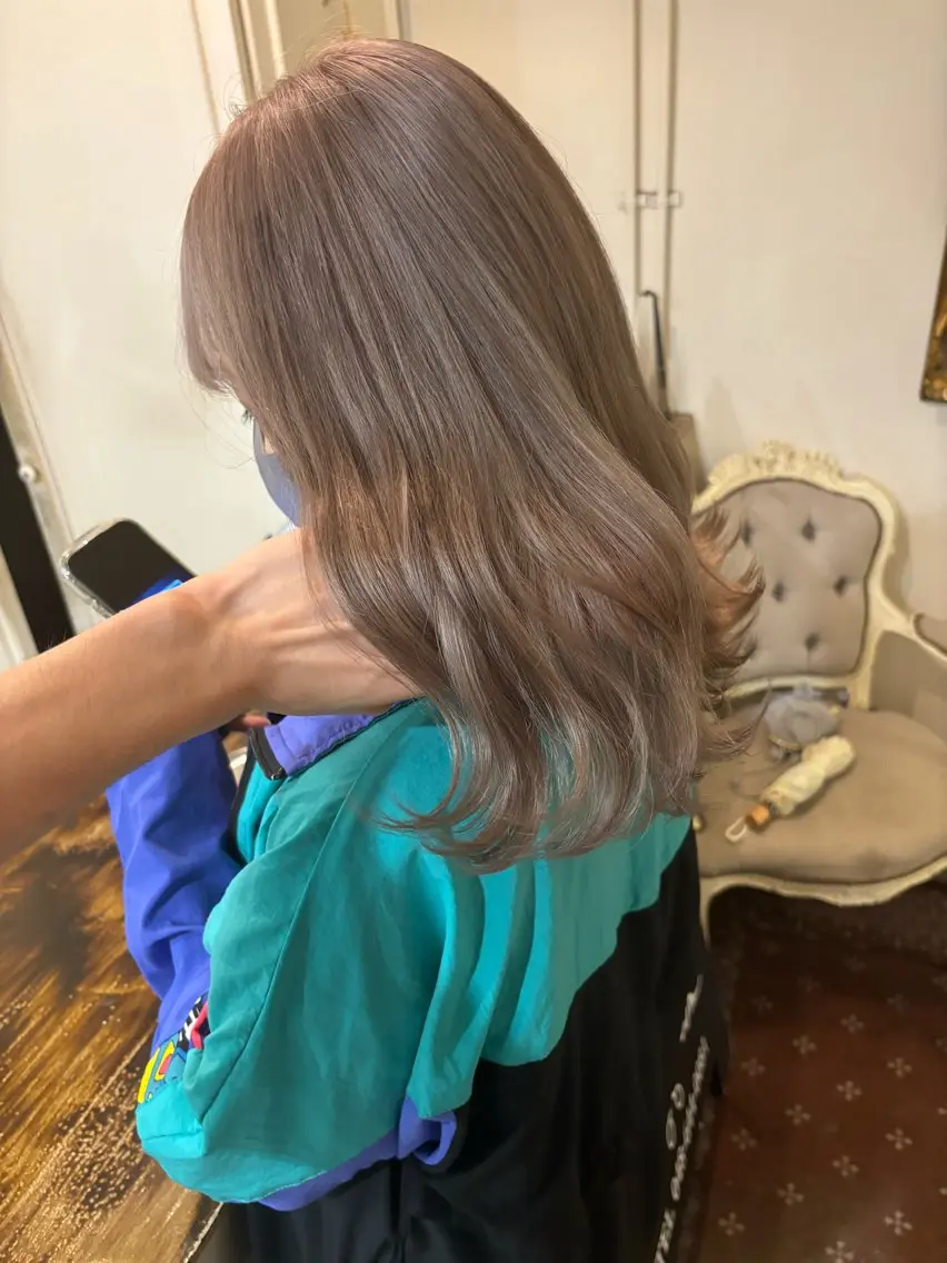ミディアム カラー ヘアアレンジ ベージュカラー ミルクティーベージュ ヘアカラー トリートメント ヘアセット ☂️カトウ ケイゴ☂️のヘアスタイル