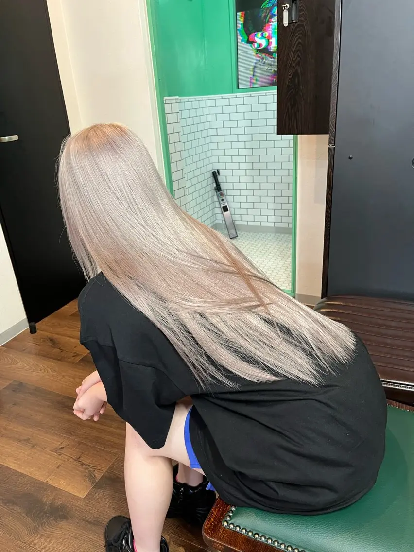 ショート カラー 💖艶ハイトーン髪質 改善💖ケンシンのヘアスタイル