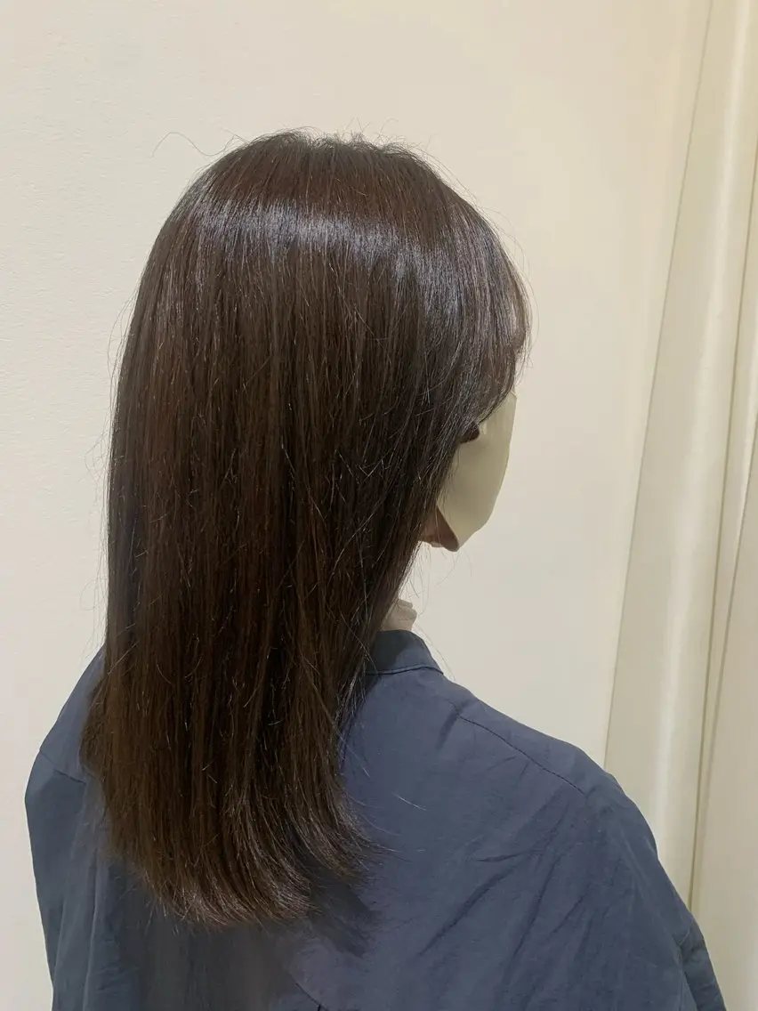 ミディアム カット ヘアカラー 吉田 詩穂のヘアスタイル