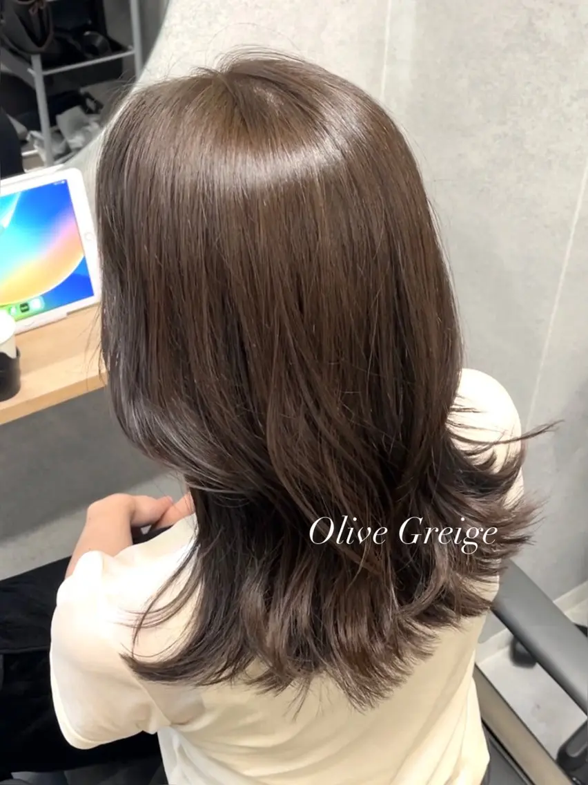 セミロング カット ヘアカラー トリートメント 透明感カラー/レイヤ ー/顔まわり/辻部のヘアスタイル