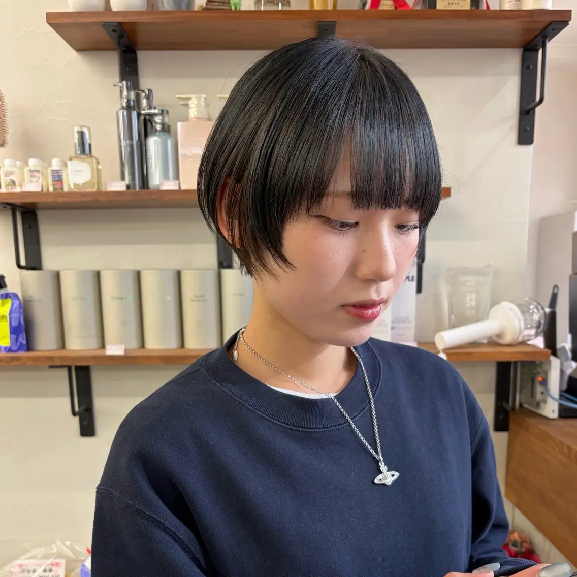ショート カラー ブリーチ ブリーチなしカラー ボブ 髪質改善 レイヤーカット カット ヘアカラー トリートメント 初めてのショート お任せください✂️のヘアスタイル