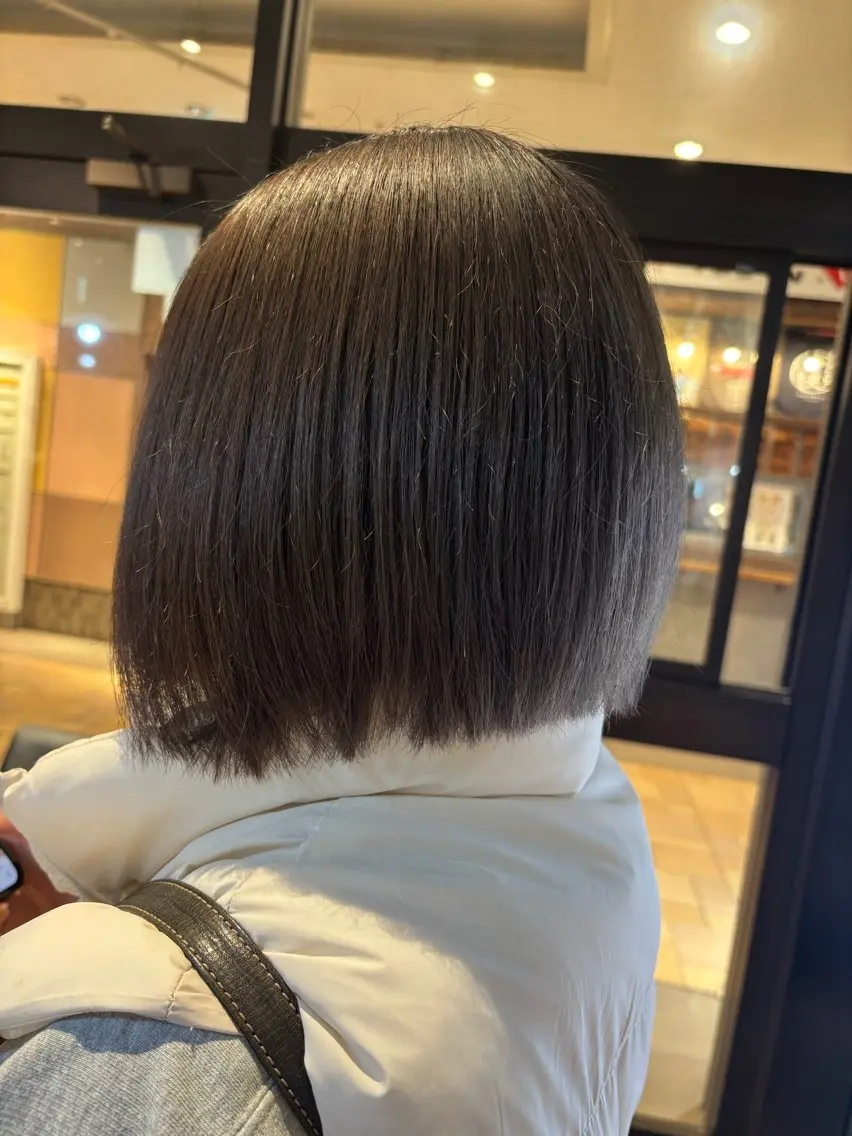 ショート カラー ブリーチ ブラウンカラー 🎀ワンレンボブ🎀 ワンカラー　あゆみのヘアスタイル
