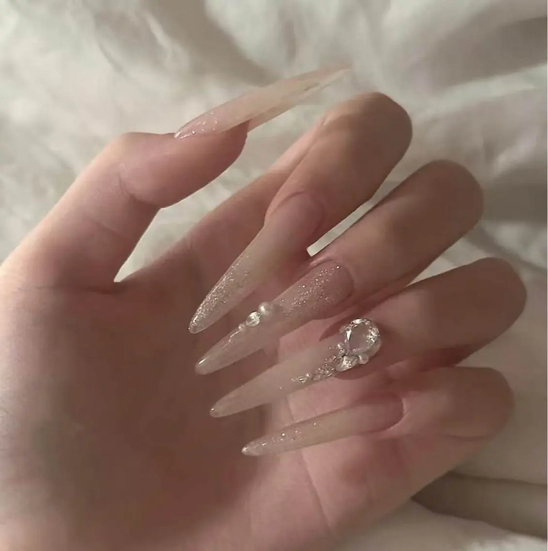 ネイル オーロラネイル フラワーネイル フットネイル フレンチネイル ジェルネイル ハンドネイル BabyYouMi nailのネイルデザイン