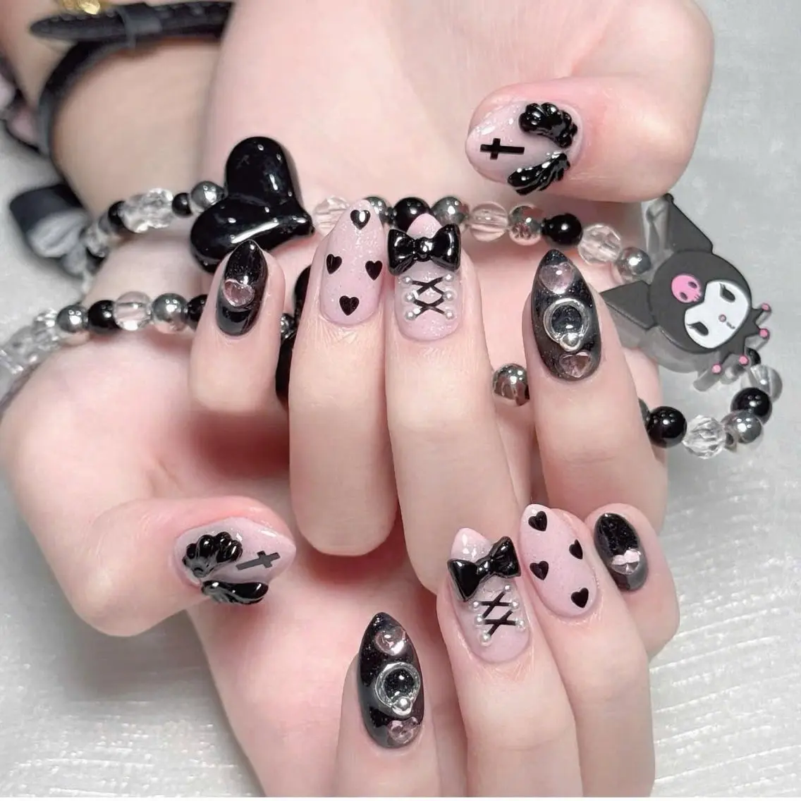 ネイル フレンチネイル キラキラネイル マグネットネイル ミラーネイル ニュアンスネイル Tira Nailのネイルデザイン