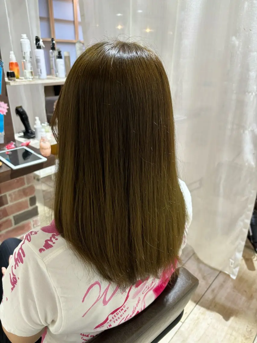 セミロング カラー オリーブカラー もり はなののヘアスタイル