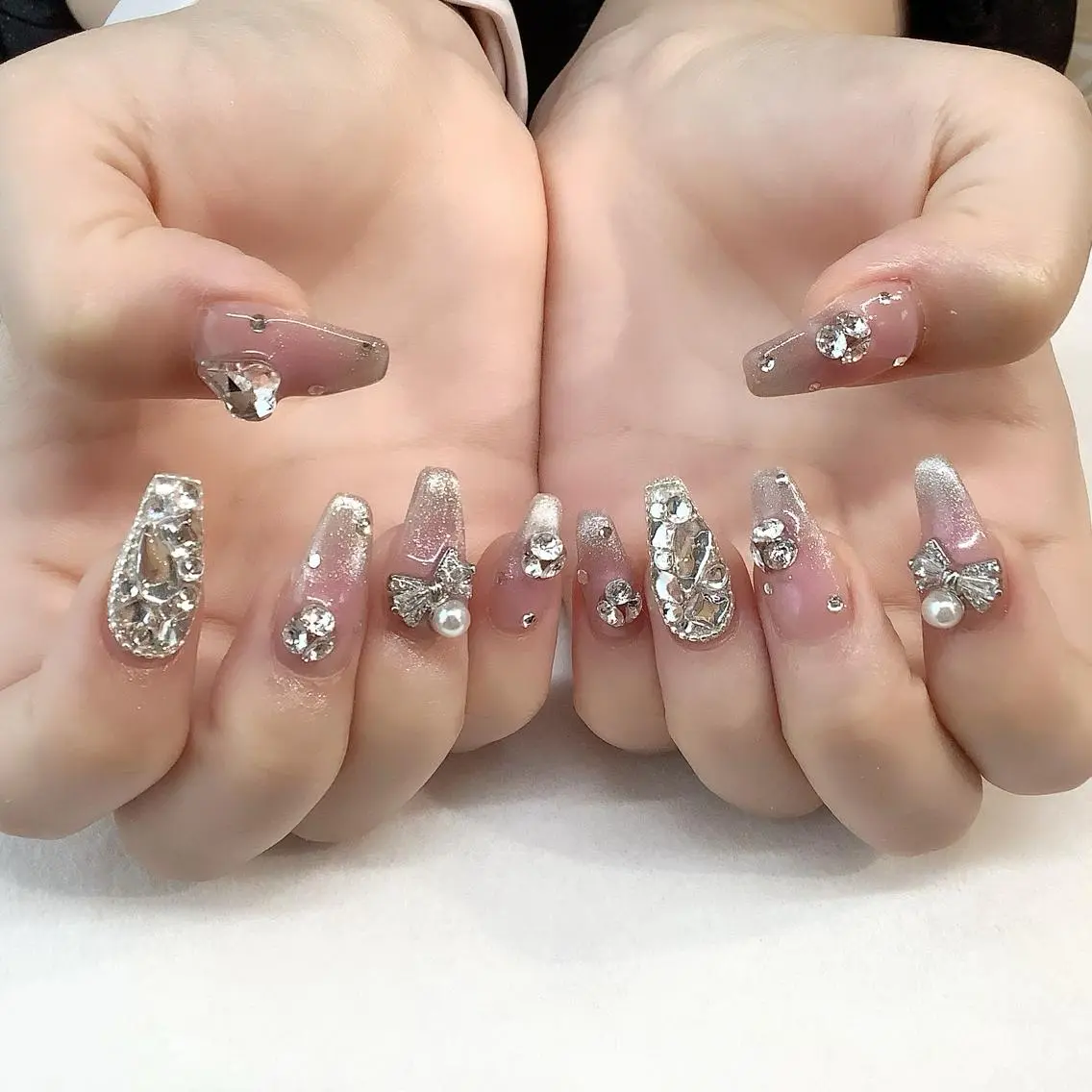 ネイル ハンドネイル 💎🐰 saki. m 🐰💎のネイルデザイン
