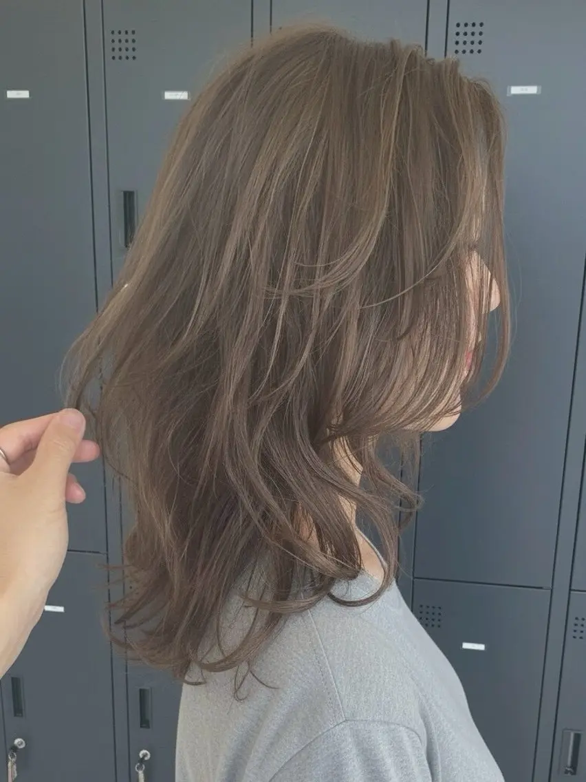 セミロング 𝗠𝗜𝗞𝗨︎ ︎✦︎.ワンカラーのヘアスタイル