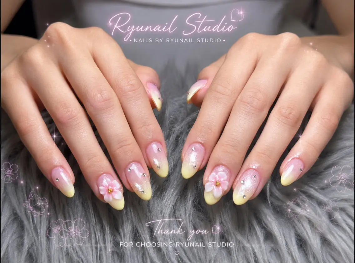 ネイル アートネイル フレンチネイル ジェルネイル キラキラネイル ニュアンスネイル ハンドネイル Ryu Nail YukiChanのネイルデザイン
