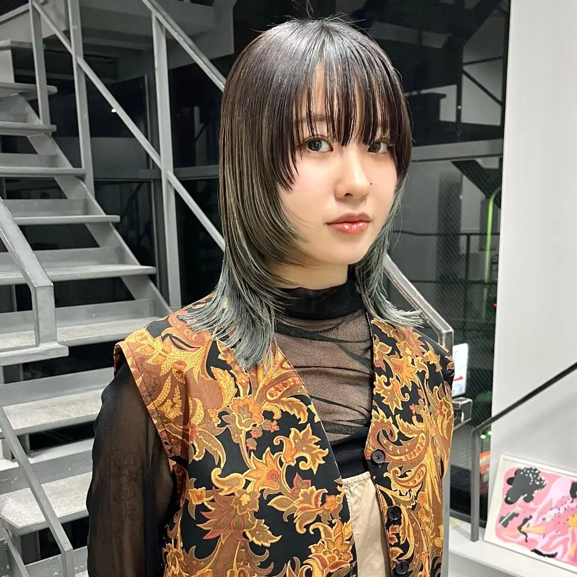 ミディアム カラー デザインカラー 顔まわりレイヤー 顔周りカット レイヤーカット 山口 モエのヘアスタイル