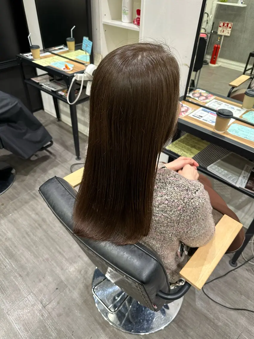 セミロング カラー アッシュ オリーブアッシュ 艶髪レイヤー上田 紗也🇰🇷💗のヘアスタイル