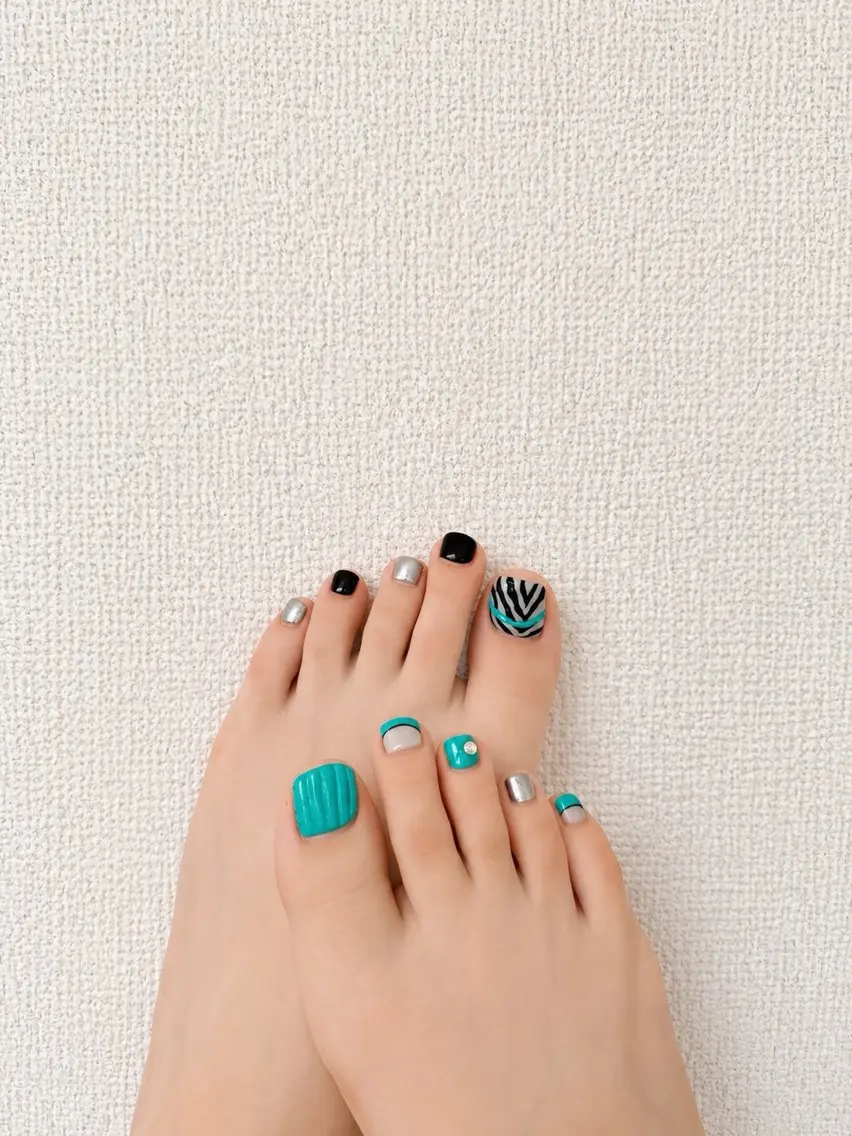 ネイル フットネイル RYAURA NAILのネイルデザイン