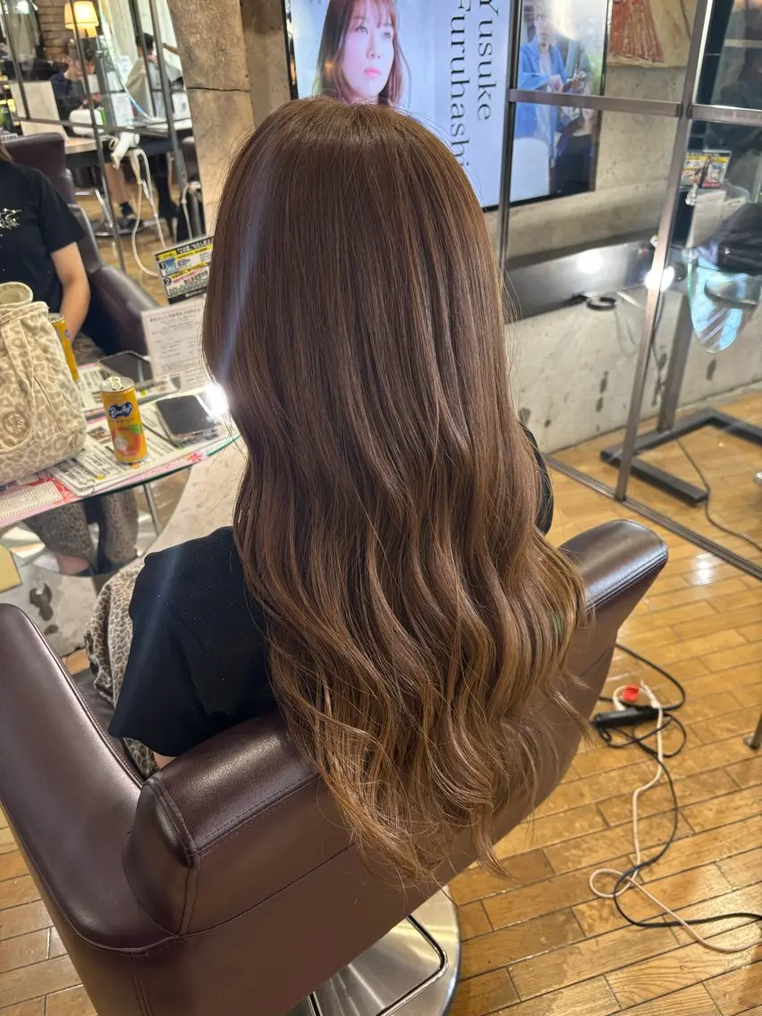 ロング カット ヘアカラー トリートメント 高橋 朝露のヘアスタイル