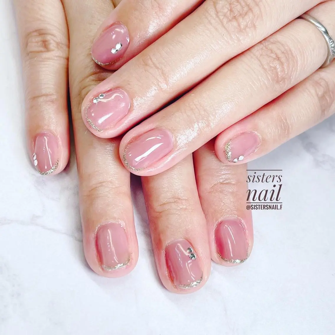 ネイル アートネイル フレンチネイル ラメ(グリッター) ワンカラーネイル 夏ネイル sisters nail.fのネイルデザイン