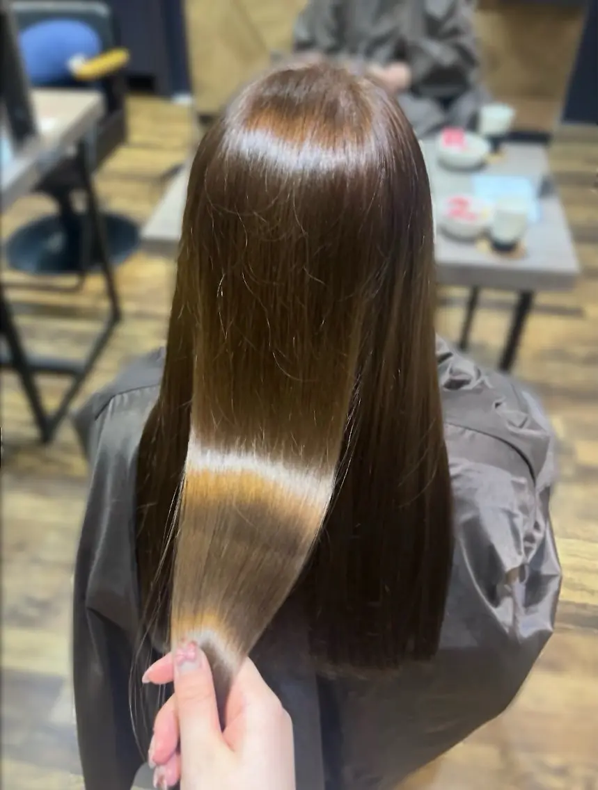ロング カラー ヘアカラー FRAPPE Annaのヘアスタイル