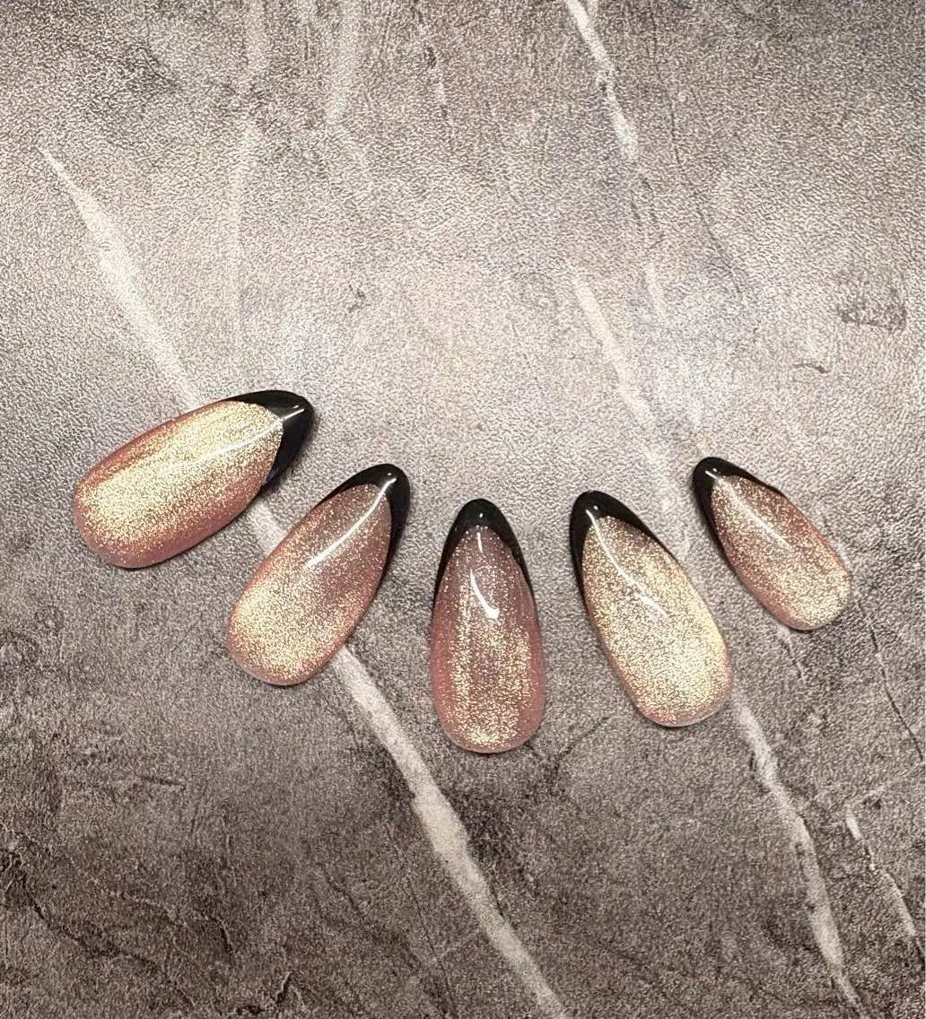 ネイル フレンチネイル マグネットネイル Glisse _nailのネイルデザイン