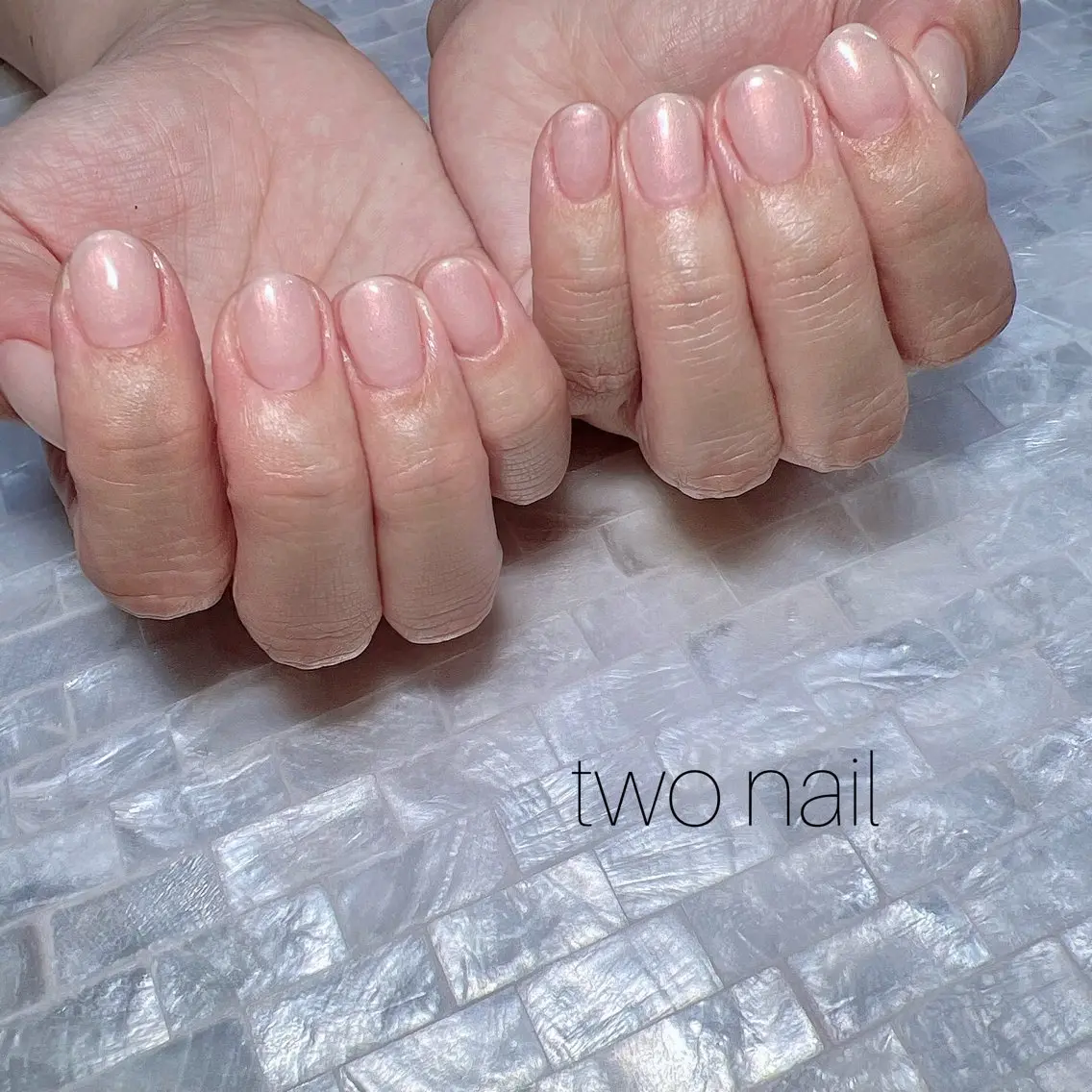 ネイル オーロラネイル キラキラネイル ネイルチップ ホワイト ハンドネイル two nailのネイルデザイン
