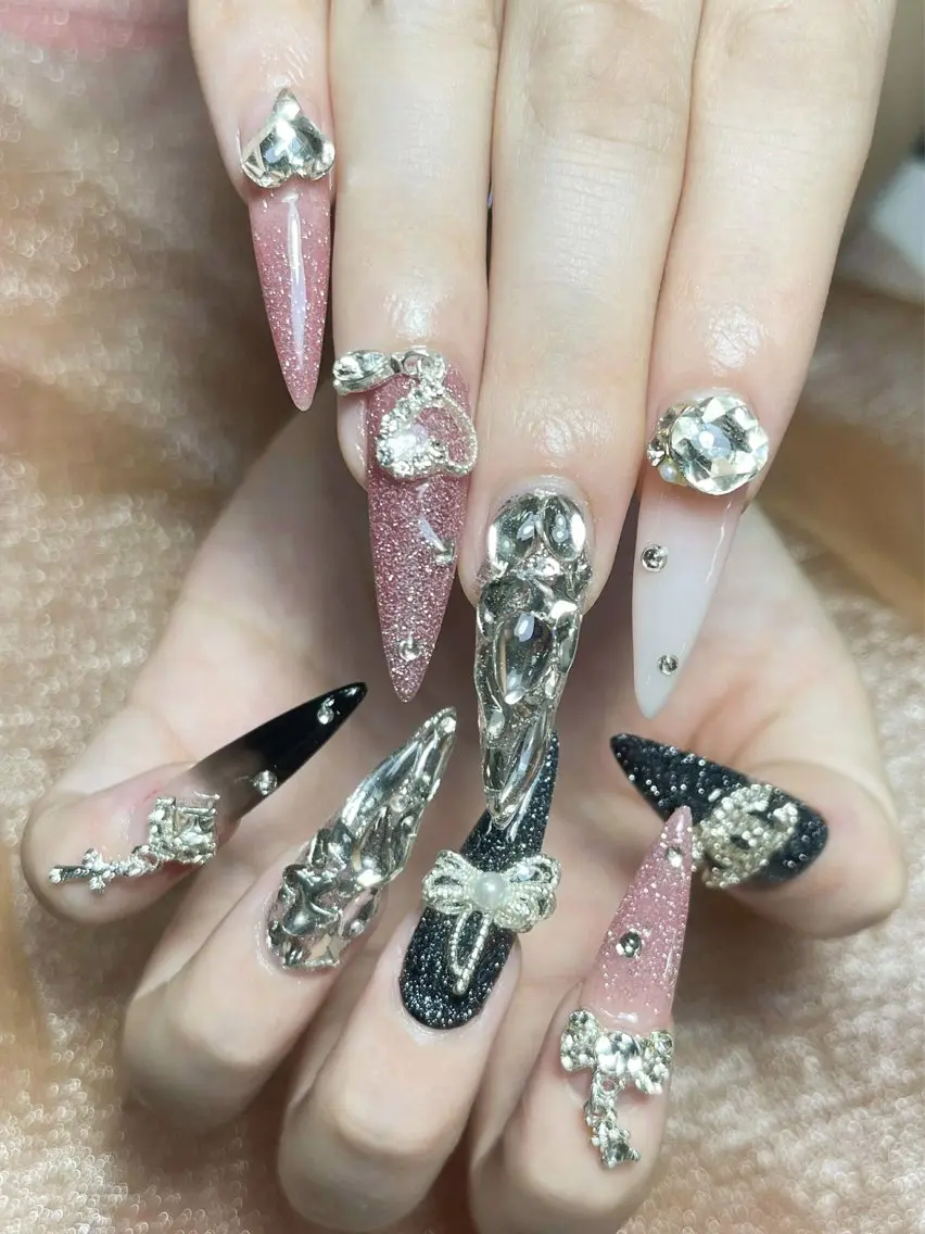 ネイル LEELA NAIL STUDIOのネイルデザイン