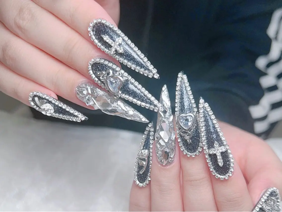 ネイル 成人式 ロングネイル マグネットネイル 大理石ネイル(マーブル) リボン ハンドネイル MoMoA Nail ネイル長さ出し専門店のネイルデザイン