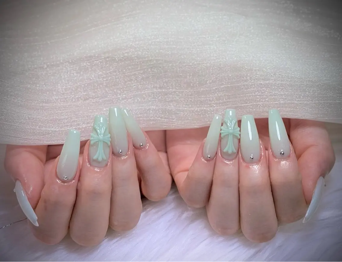 ネイル オーロラネイル チークネイル フットネイル フレンチネイル ジェルネイル ハンドネイル Nichi Nailsのネイルデザイン
