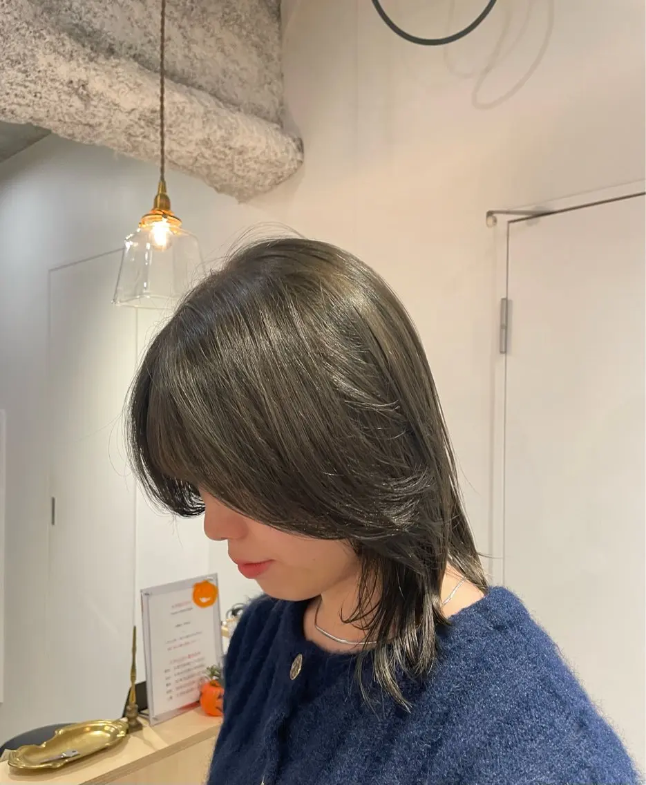ミディアム 矢崎 明莉のヘアスタイル