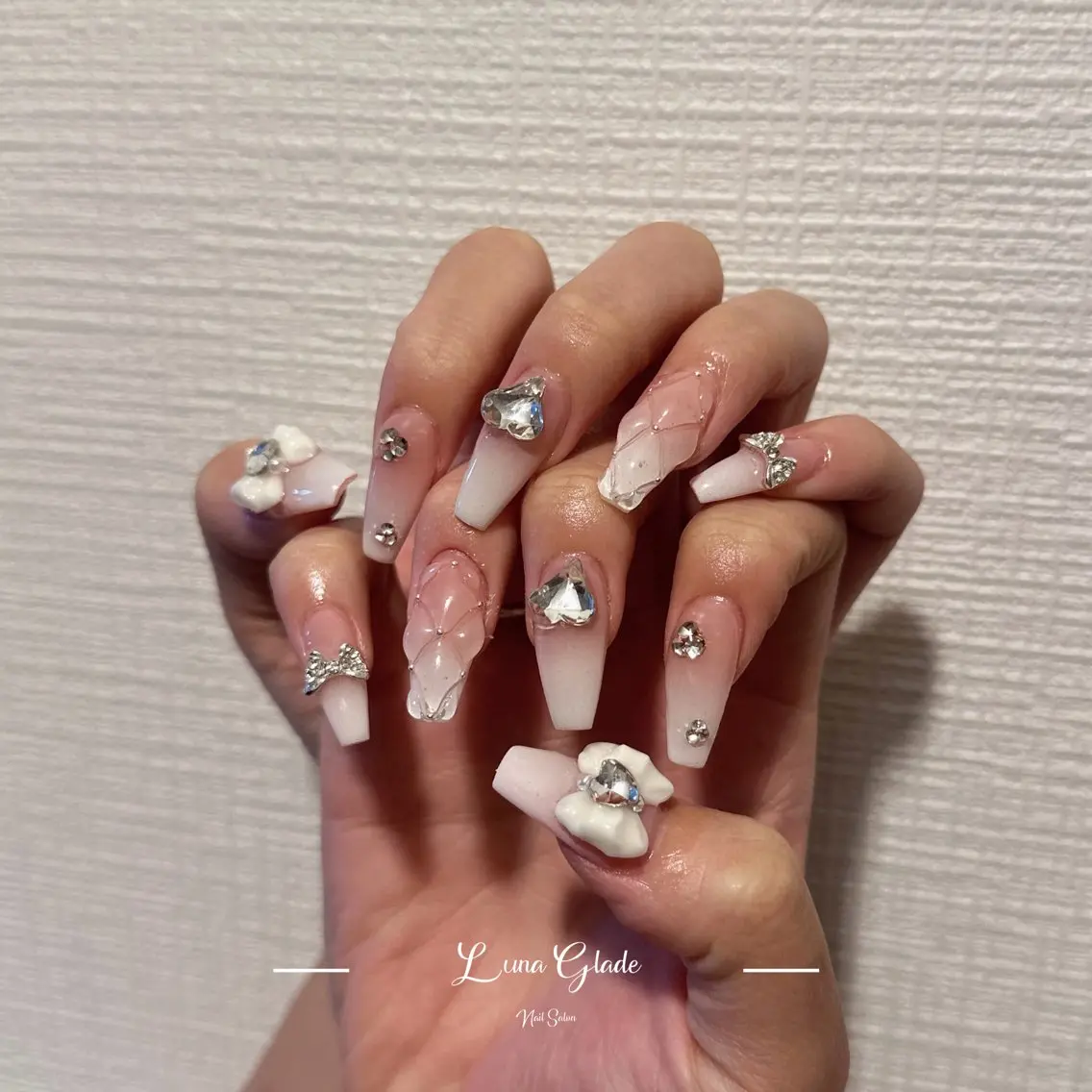 ネイル ハンドネイル Luna Gladeのネイルデザイン