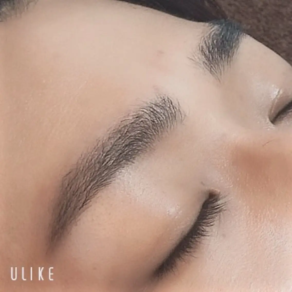 ★メンズ★モテ眉に​〜​骨格に基づく黄金比眉～wax＋ハリウッドブロウリフト(アイブロウwax＋パーマ)の写真