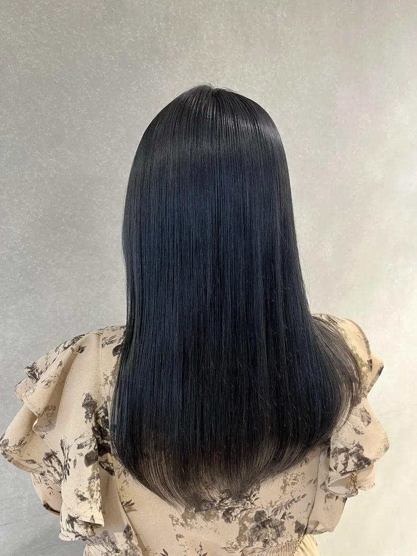 ロング カラー 黒髪 ブリーチ ブルーカラー ブルーブラック 透明感カラー ヘアカラー YURA【髪質改善 /韓国レイヤー】のヘアスタイル