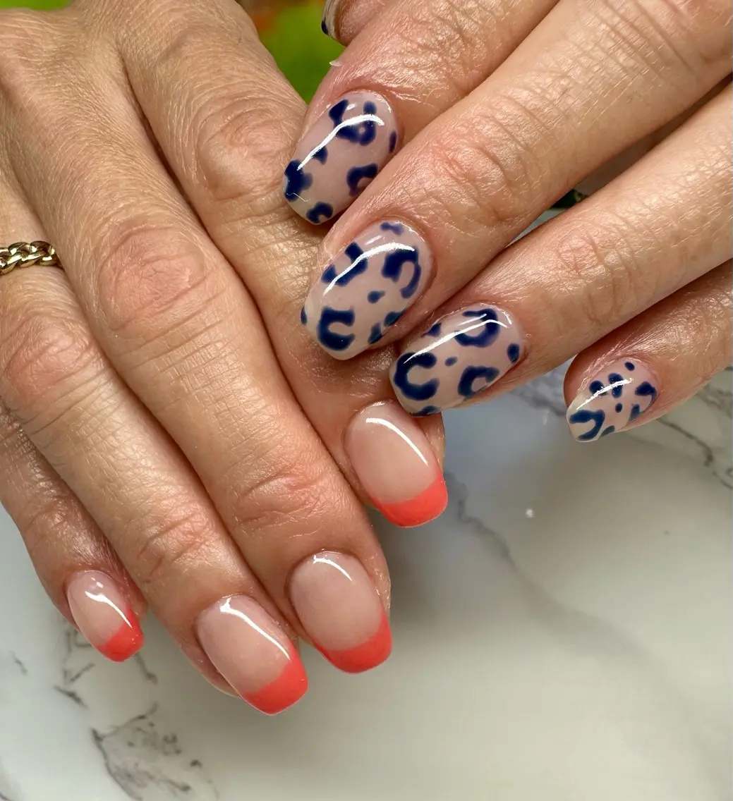 ネイル アニマル柄 チークネイル フレンチネイル ハロウィン キラキラネイル Mai’s nailのネイルデザイン