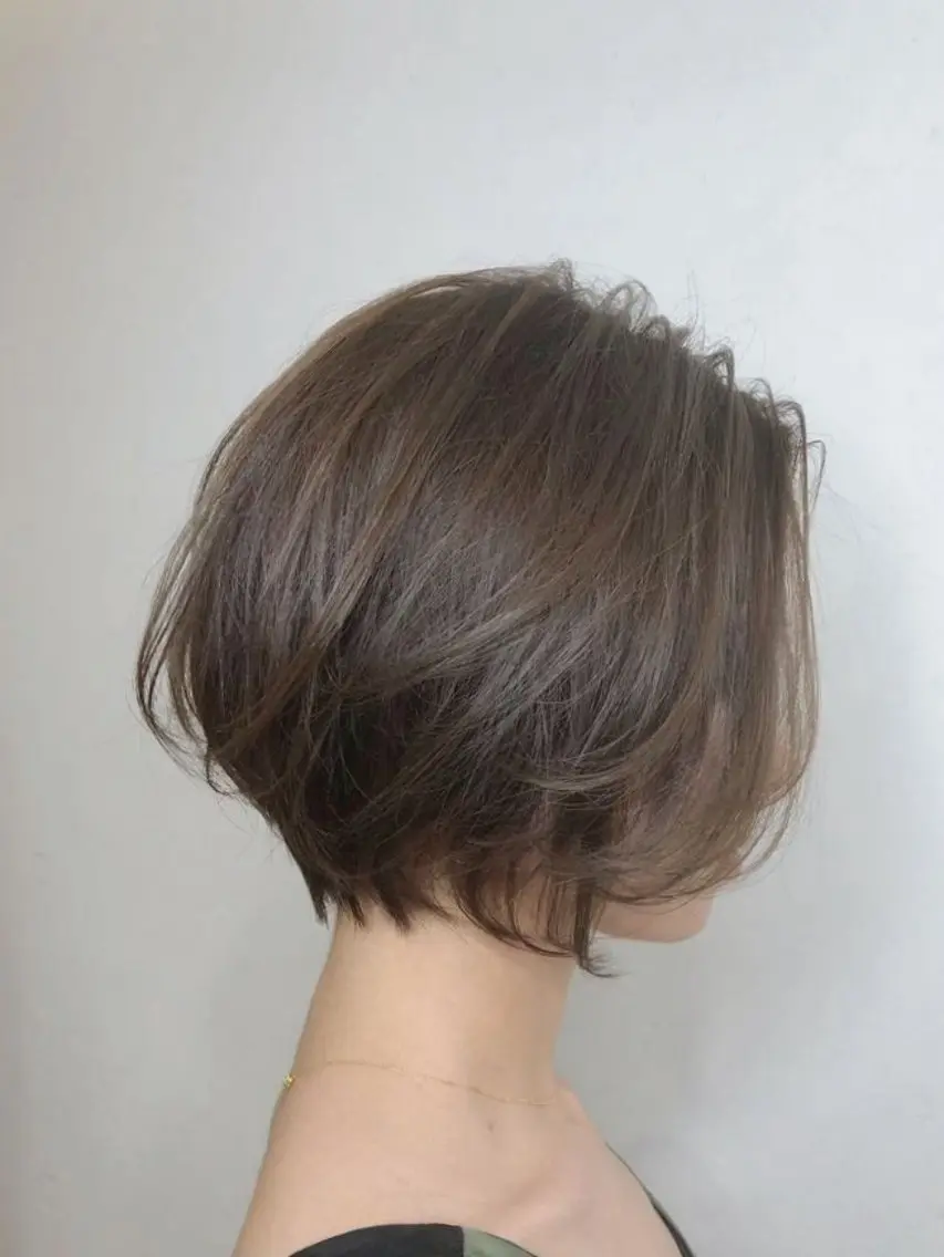ミディアム ボブ 小河 恵子のヘアスタイル