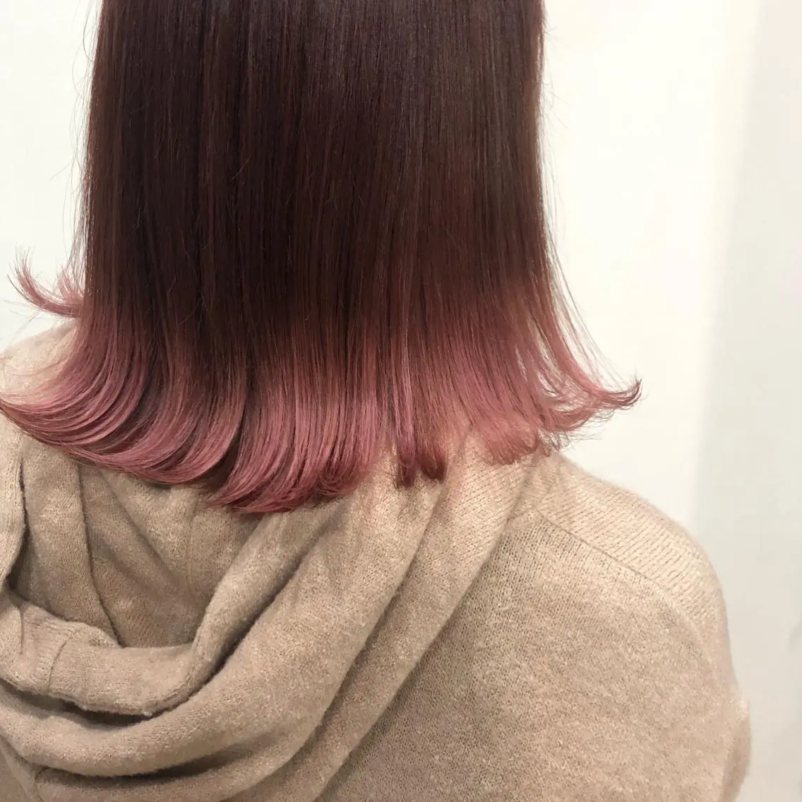 カラー white.梅田 デザインカラー🦄のヘアスタイル