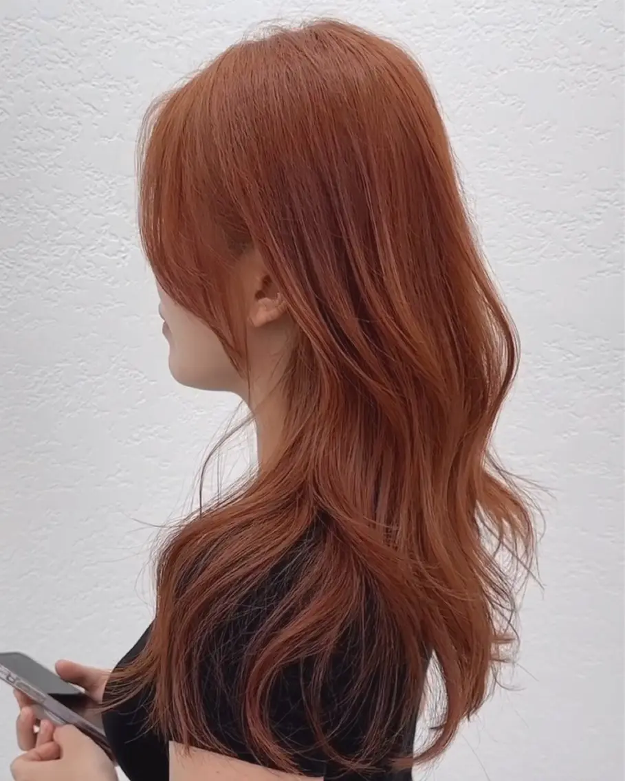 ミディアム カラー ヘアアレンジ ベージュカラー ブリーチ ブラウンカラー ハイトーンカラー オレンジ ヘアカラー トリートメント 🌟🍒ハイトーン 韓国ヘア/ユウミのヘアスタイル