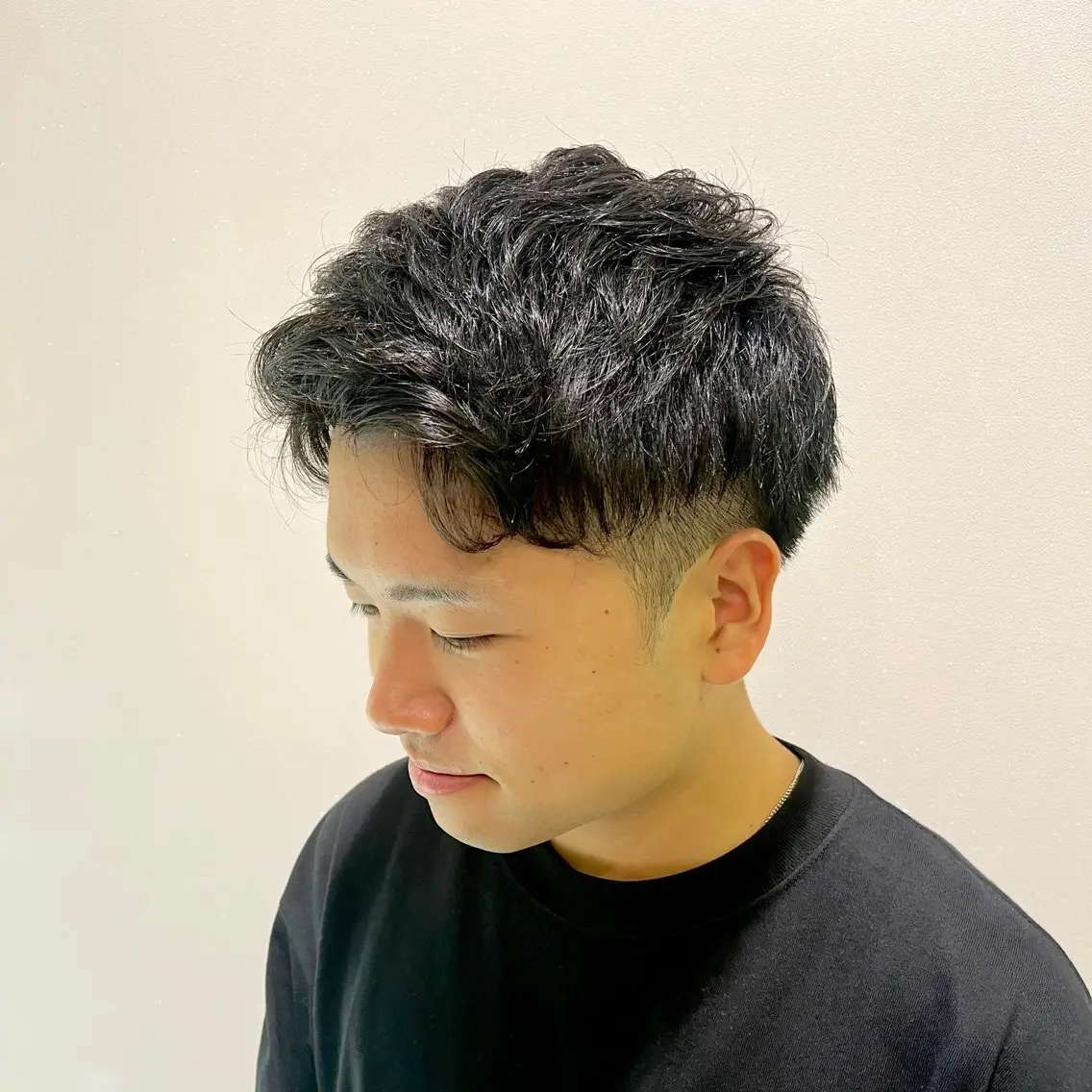 ショート パーマ メンズ メンズハイライト メンズパーマ ハイライト 髪質改善 ショートヘア 推し活/パーティヘア ⭐️今田 水風🐰のヘアスタイル