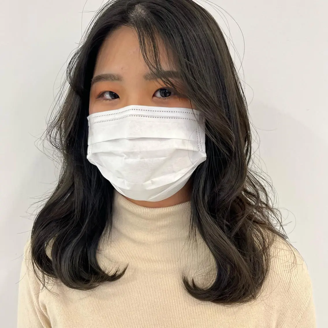 ミディアム カラー グレージュ カーキグレージュ SOYON 🤍CHIZU🤍.のヘアスタイル