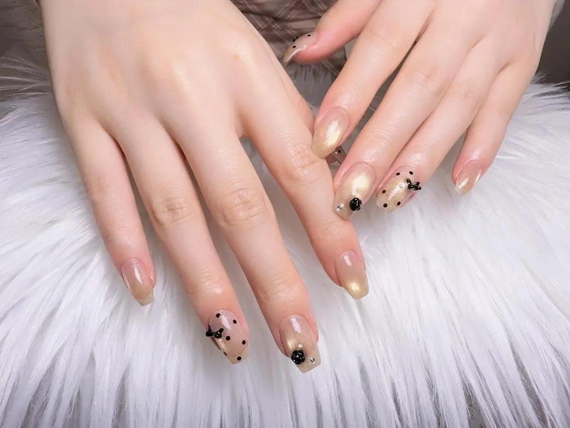 ネイル アートネイル フラッシュネイル フレンチネイル ジェルネイル ガラスフレンチ M2 BEAUTY Yukiのネイルデザイン