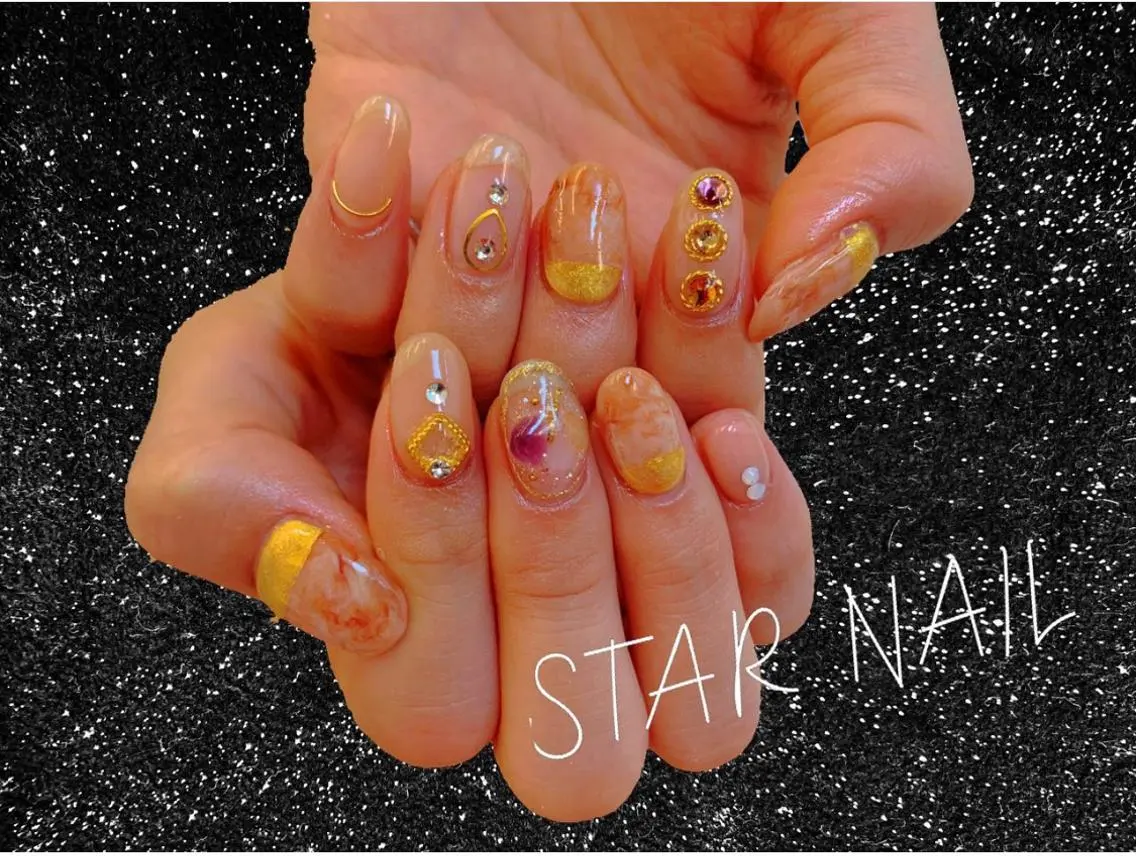 ネイル ゴールド キラキラネイル ミラーネイル 持ち込み STAR NAILのネイルデザイン