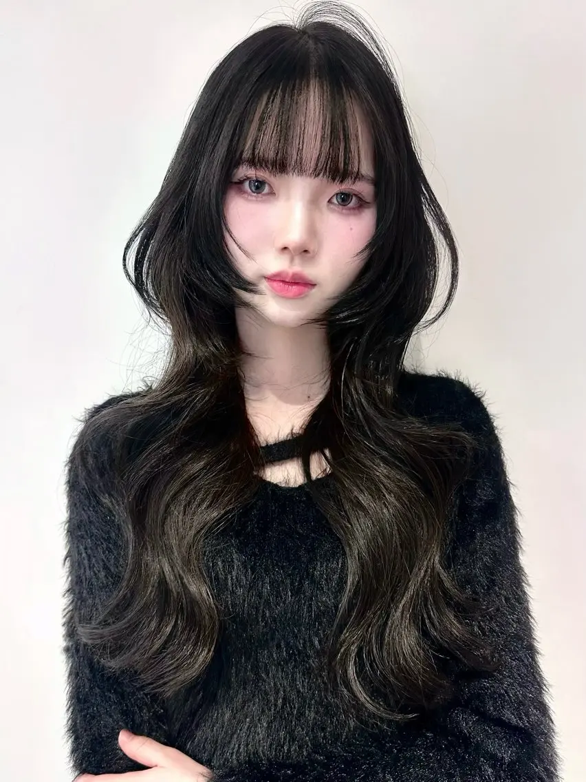 ロング カット 'AXIS Nanamiのヘアスタイル