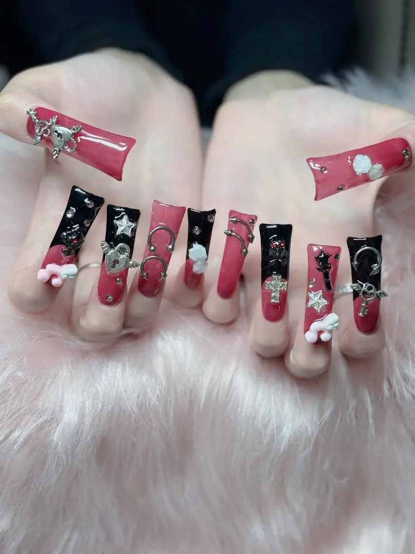 ネイル フレンチネイル ジェルネイル ガラスフレンチ ハロウィン ハート H.baby Nail Salonのネイルデザイン