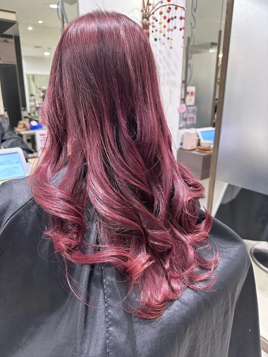 ロング カラー ピンクカラー ヘアカラー トリートメント 川村 百々華のヘアスタイル