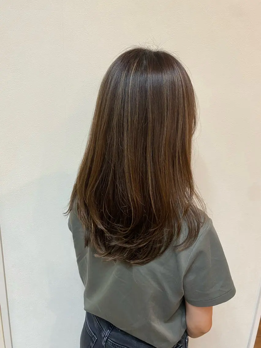セミロング カラー onest🌿 chizuのヘアスタイル