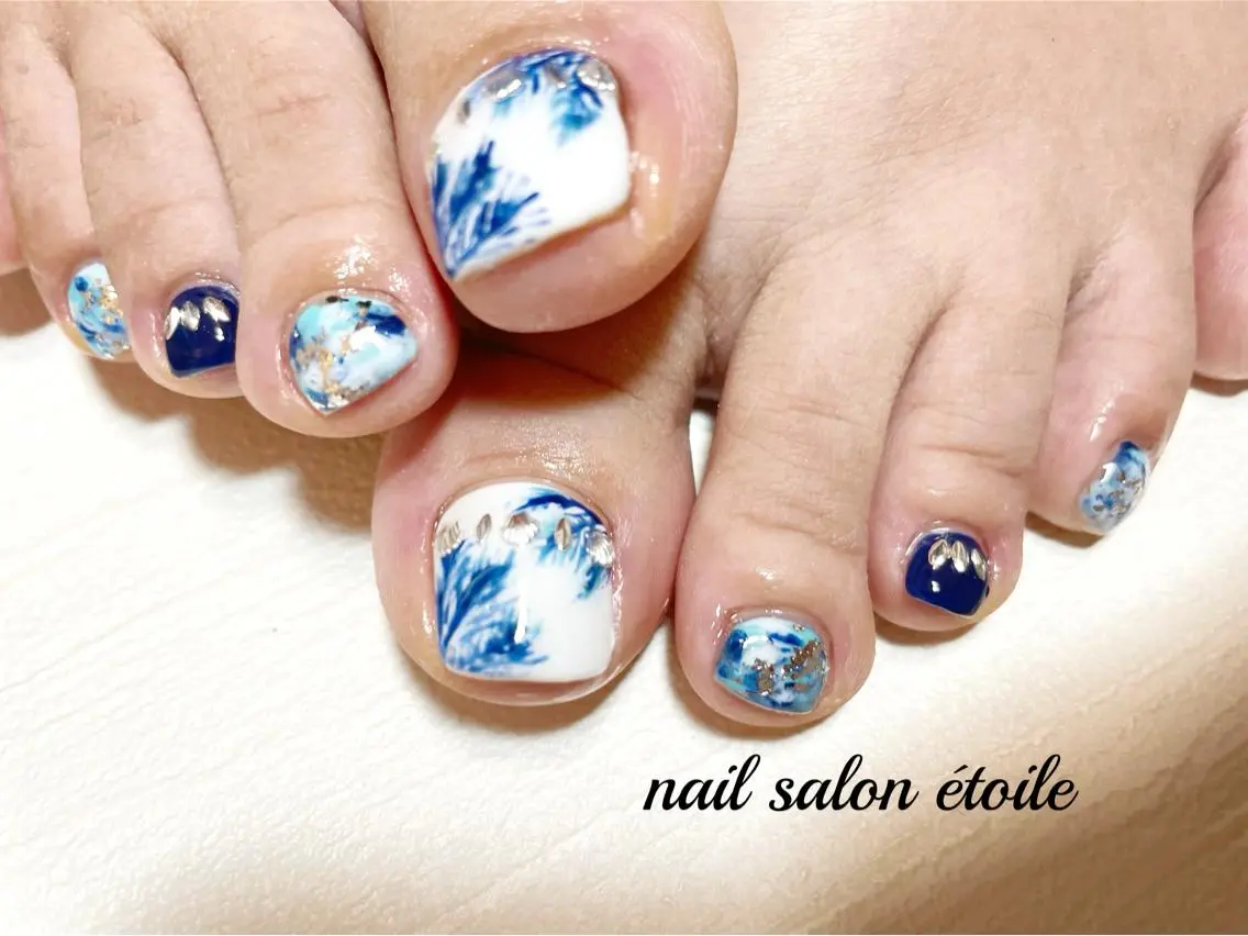ネイル アートネイル ブルー フットネイル ジェルネイル ニュアンスネイル フットネイル nail salon étoileのネイルデザイン