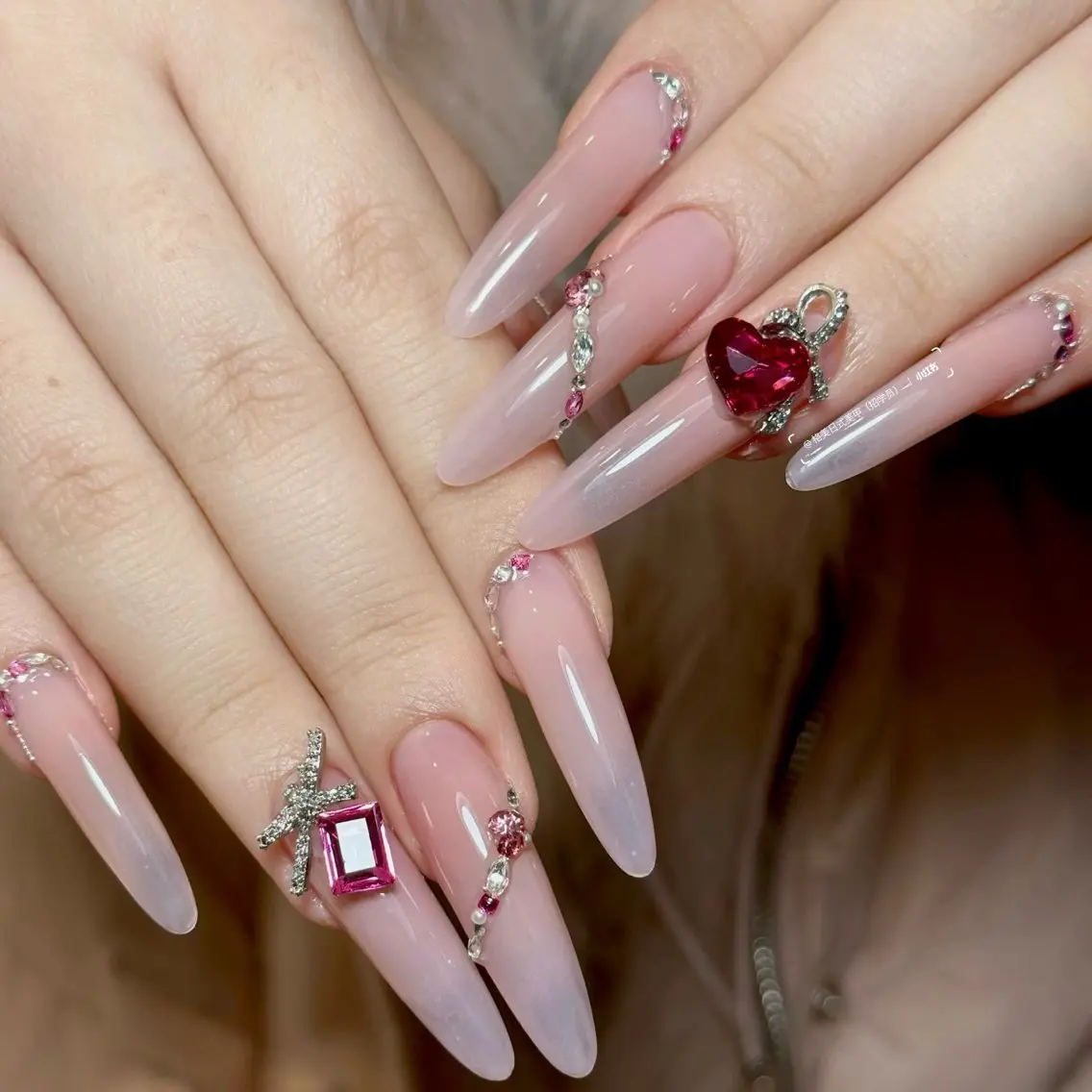 ネイル UMI ネイルサロン新宿🎀のネイルデザイン