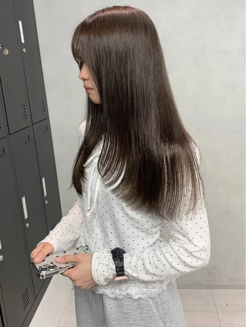 ロング カラー ケアカラー グレージュ 髪質改善 トリートメント カサイ ミユのヘアスタイル
