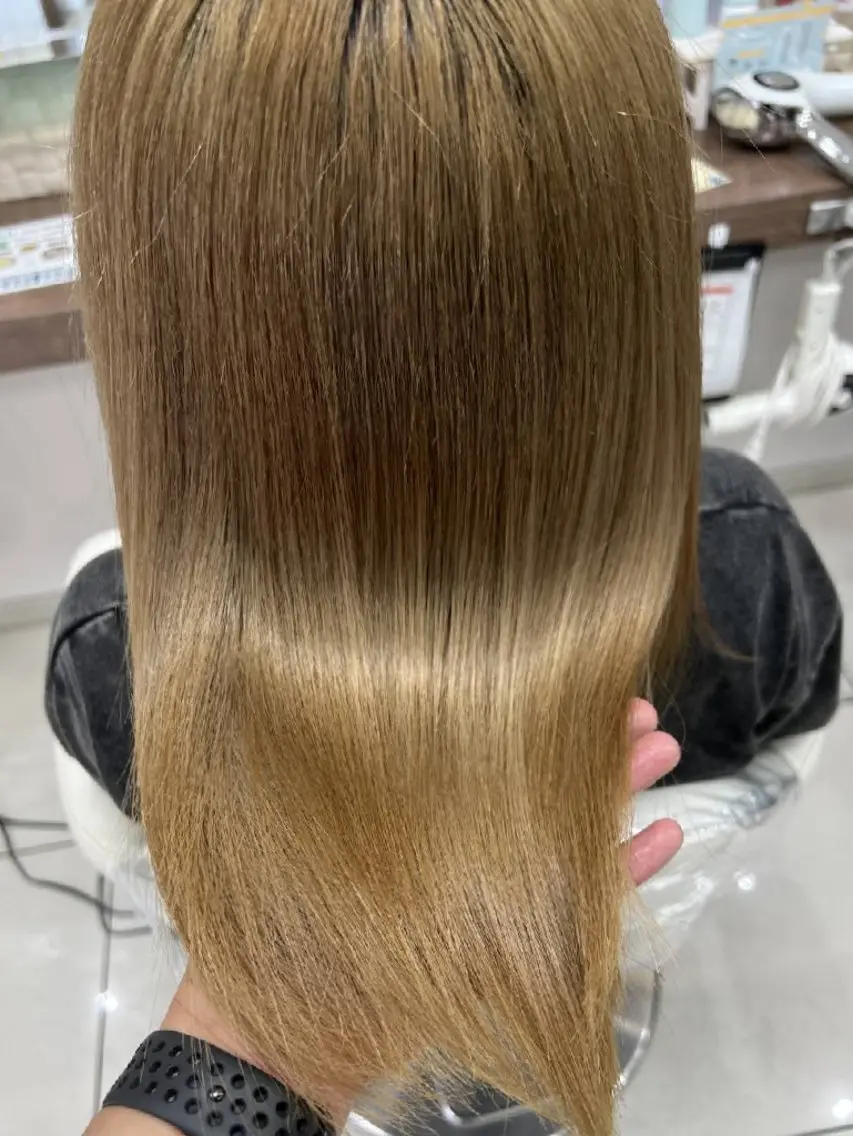 ロング 縮毛矯正 縮毛矯正 本間 郁梨のヘアスタイル
