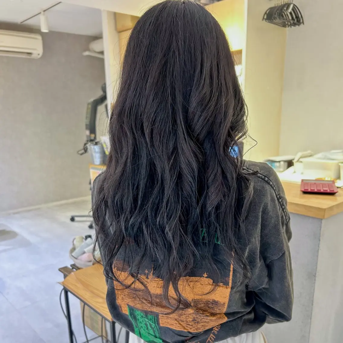 ロング アッシュ アッシュグレー 甲斐 瑞稀のヘアスタイル