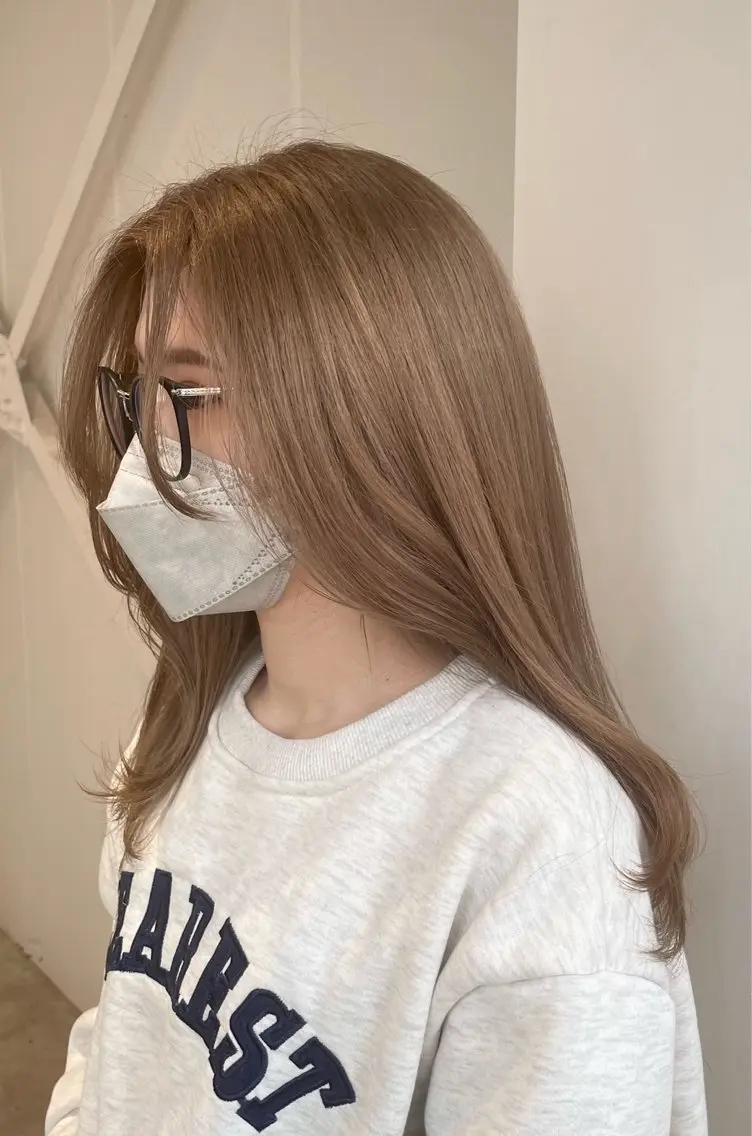 カラー ブリーチ 透明感カラー ダブルカラー エトウ シホのヘアスタイル
