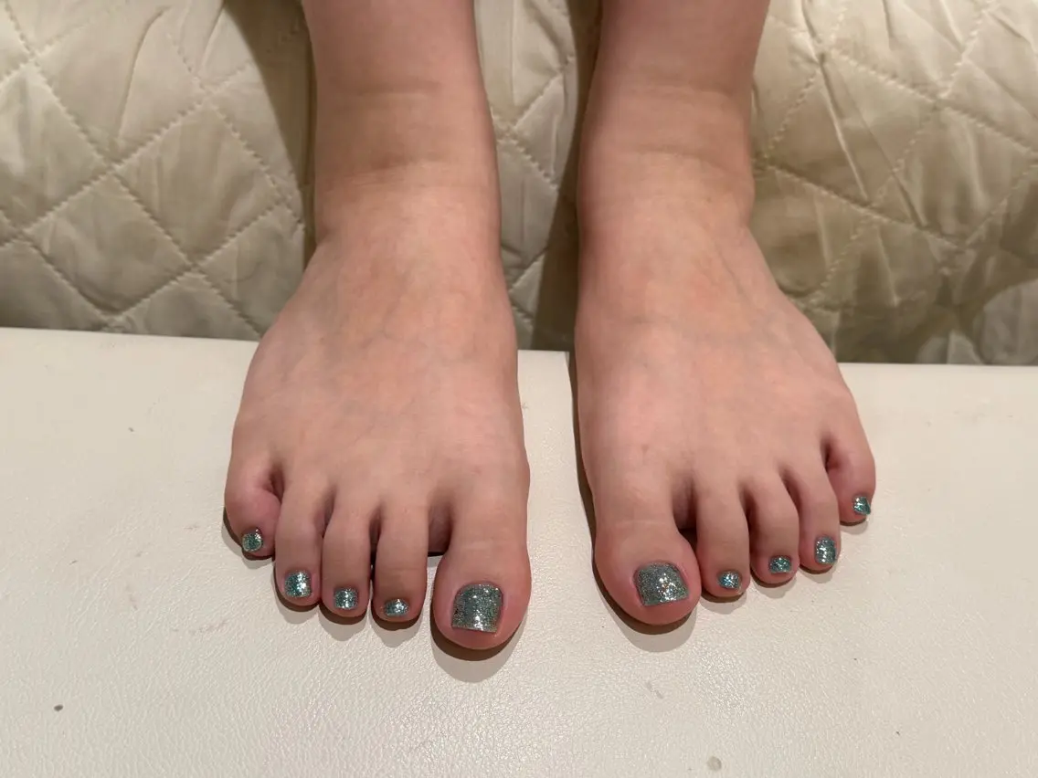 【オフあり‼️フットパラジェル】フラッシュネイル✨️の写真