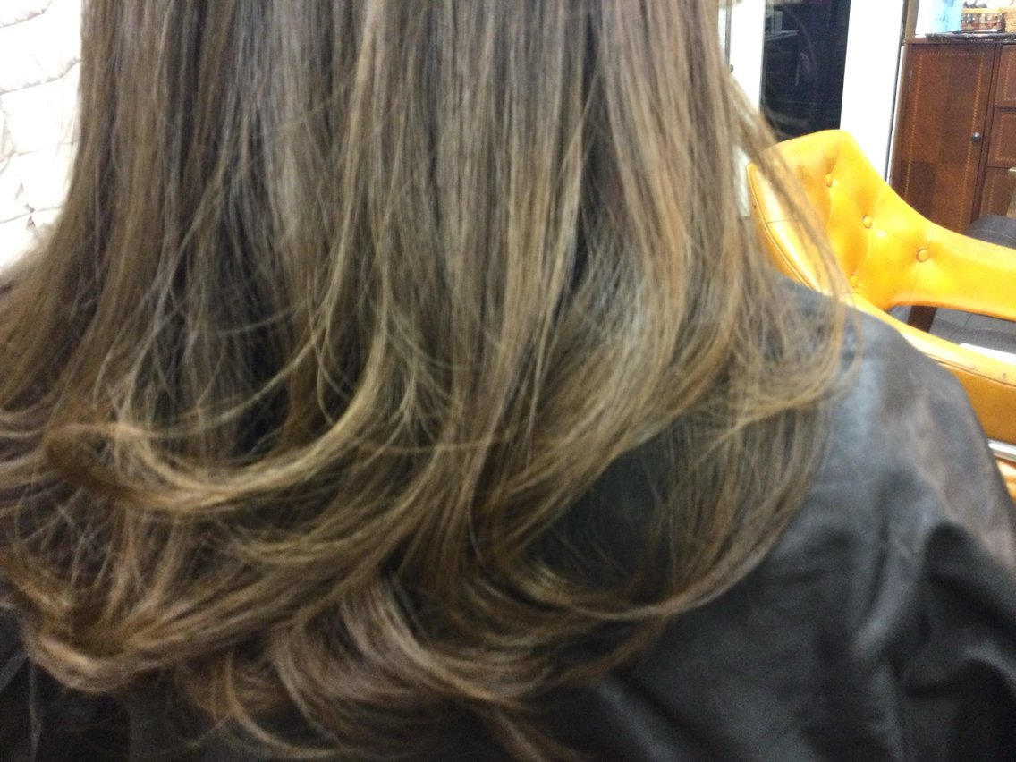 セミロング パーマ 桧山 真のヘアスタイル